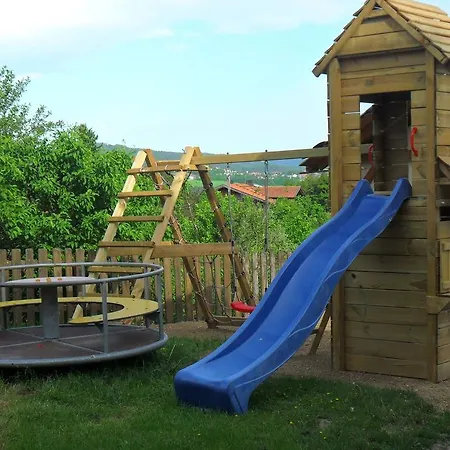 شقة Holidays In Bavaria With A Swimming Pool فيشتاخ